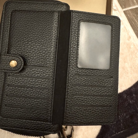 Black Leather zip around wristlet Walt with plenty of space - Picture 11 of 11